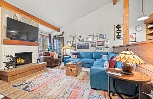 Moose Wilson Road Apartment | RMR: Columbine 1023 Condo in The AspensWilsonWY
