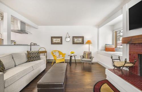 Moose Wilson Road Apartment | RMR: Hawthorne 214 Condo in The AspensWilsonWY