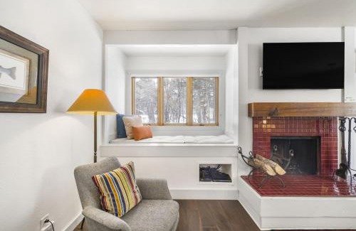 Moose Wilson Road Apartment | RMR: Hawthorne 214 Condo in The AspensWilsonWY