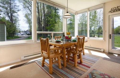 Moose Wilson Road Apartment | RMR: Lupine 1911 Condo in The AspensWilsonWY