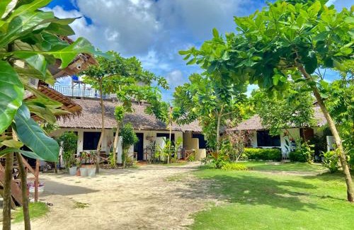 Catangnan House | Road Garden Villa