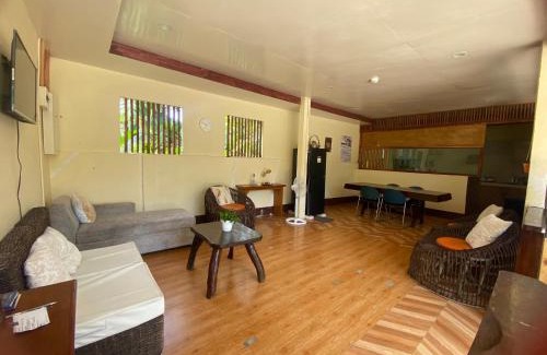 Catangnan House | Road Garden Villa