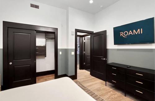 Central Business District House | Roami at The Brandywine | Rooftop Pool | 2 Bedroom