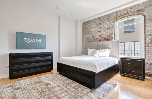 Arts/Warehouse District Apartment | Roami at The Churchill