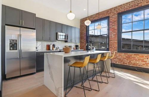 Arts/Warehouse District House | Roami at The Lola Near Bourbon St 3BR #43