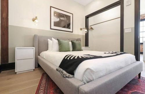Arts/Warehouse District House | Roami at The Lola Near Bourbon St 3BR #43
