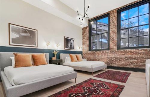 Arts/Warehouse District House | Roami at The Lola Near Bourbon St Bach Suite #31