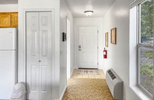 Mammoth Creek House | Robins Roost (B) - Beautiful setting and central to the national parks