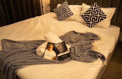 Kulem Hotel | Rock vantage sky