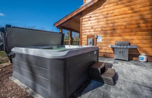 Oakland House | Rockwell: New w/Dock Slip, Hot Tub, Lake Access, Dog Friendly