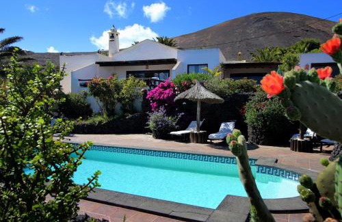 La Asomada Apartment | ROCO 3 - Großer Pool, Sauna, Meerblick, Entspannung für 2 Personen