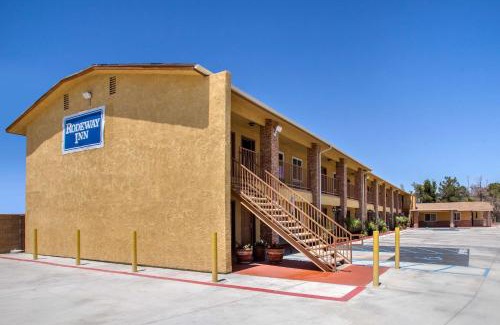 Victorville Hotel | Rodeway Inn Adelanto US 395