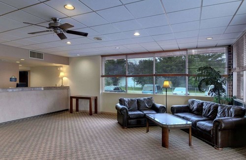 Silver Springs Hotel | Rodeway Inn