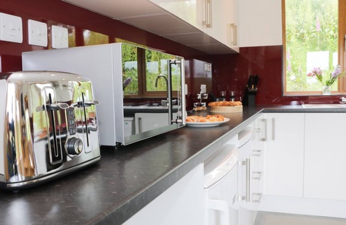 Craven Arms Cottage | Rolling Hills