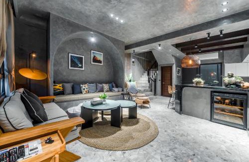 Puli House | Rolling hills