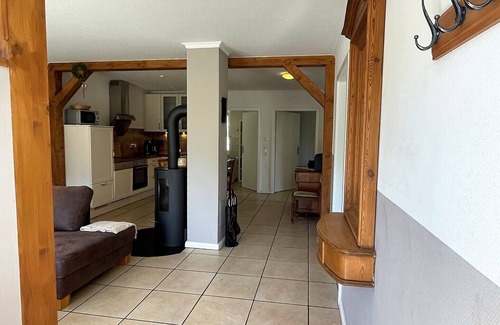 Neudorf House | Rollstuhlgeeignete Haushälfte mit Kamin und Strandkorb - Sehr Hundefreundlich