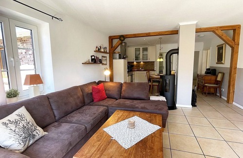 Neudorf House | Rollstuhlgeeignete Haushälfte mit Kamin und Strandkorb - Sehr Hundefreundlich