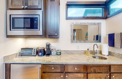 Spicewood Cabin | Romantic lakeside retreat with soaking tub, alfresco deck & WFH desk