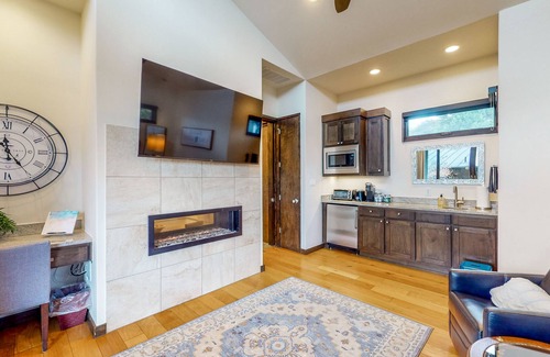 Spicewood Cabin | Romantic lakeside retreat with soaking tub, alfresco deck & WFH desk