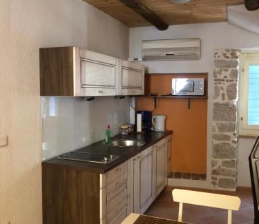 Vrsar Apartment | Romantic studio old town