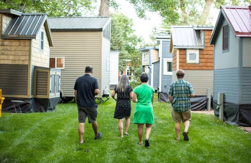 Lyons Resort | Romantic Tiny Retreat by the River – Open Sol Near Boulder & the Rockies