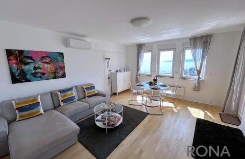 Icici Apartment | Rona Spacious apartment with a panoramic view