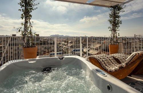 Mousio Apartment | Rooftops of Athens-Acropolis Studio Jacuzzi & View