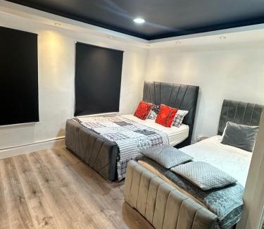 Weavers House | Room 1 - En-suite for 3 people