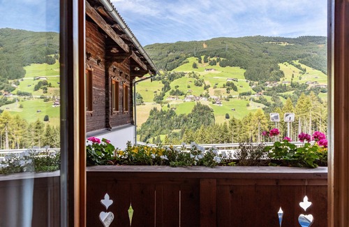 Hainzenberg Apartment | Room '16 En Suite' with Mountain View, Shared Terrace and Wi-Fi