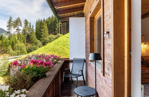Hainzenberg Apartment | Room '16 En Suite' with Mountain View, Shared Terrace and Wi-Fi