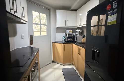 Bonifacio Global City House | Room-3 Bedroom Executive Suite Room wit
