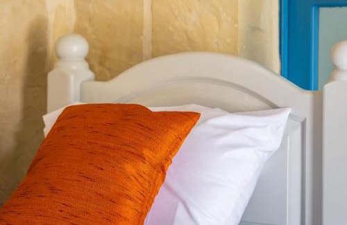 Gharb House | Room 4 - Family room x 3 by Solea