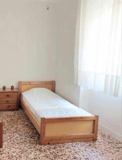 Athens House | Room for 2 in a dormitory 5' from metro