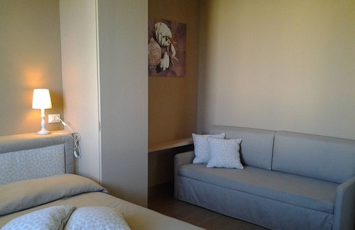 Marsala House | Room in B&B - Suitebeach bnb and Resort