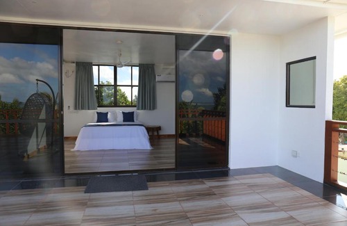 Thulusdhoo Island House | Room in BB - Master Suite Family Room with views to the lagoon and Indian Ocean