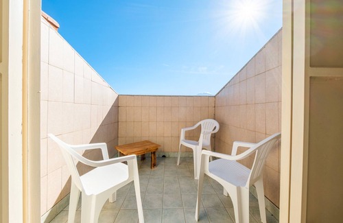 Motta Camastra Apartment | Room 'Lemon' with Mountain View, Shared Pool and Shared Terrace