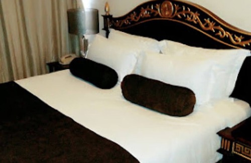 Ibadan Hotel | Room-owu Crown Hotel - Deluxe Twin Bed R