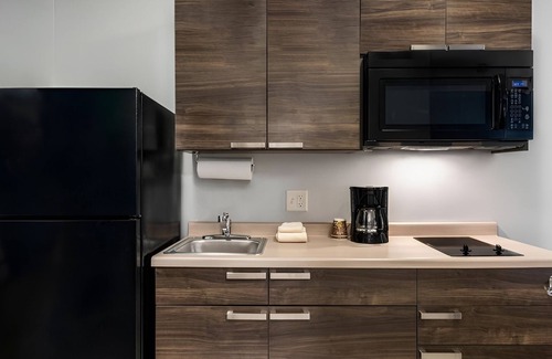 Dahlgren Hotel | Room with Full Kitchen – Perfect for Extended Stays Near Caledon State Park