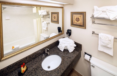 Myrtle Beach Resort | Room with Partial Ocean Views in South Myrtle Beach - Full Access to Amenities!