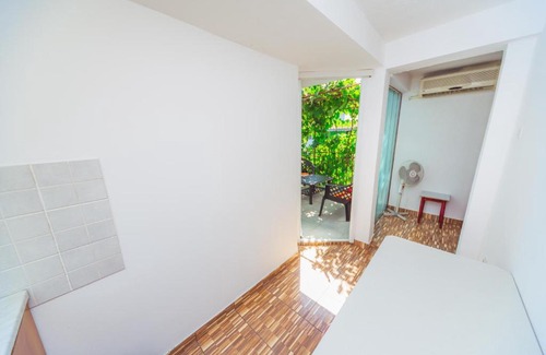 Bregvija Apartment | Rooms Lilic with Bath and Kitchen
