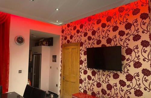 Newhaven House | Roomy home 1 level Free Parking