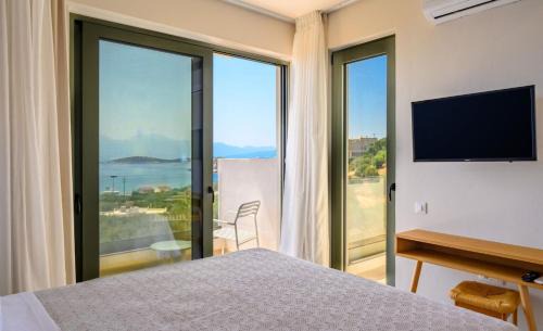 Agios Nikolaos Apartment | Roots Suites in Crete