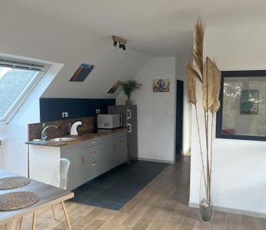 Breles Apartment | Rose et violette