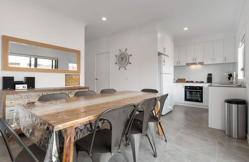 Rosebud House | Rosebud Beachside Gem