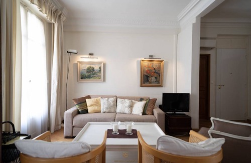 Thiers Apartment | Rossini 1 - a spacious one bedroom apartment in central Nice
