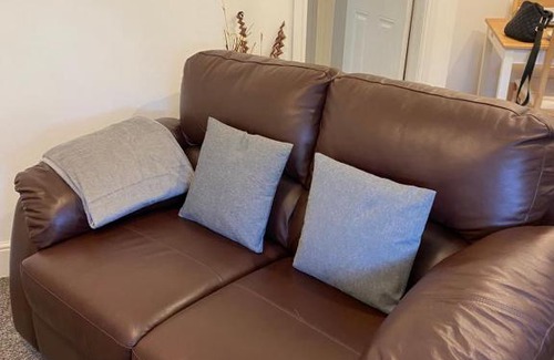 Largs Apartment | Round the back 1 st floor Largs 10 School street Largs