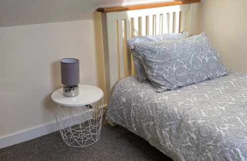Largs Apartment | Round the back 1 st floor Largs 10 School street Largs
