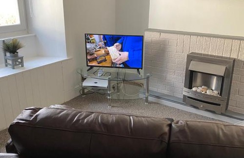 Largs Apartment | Round the back 1 st floor Largs 10 School street Largs