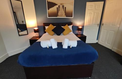 Derby House | Rowditch House Spacious 3 Bed Home from Home in Derby