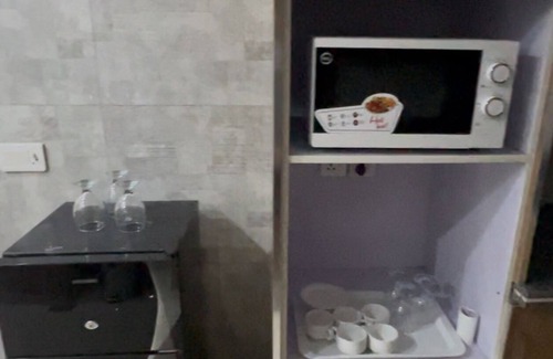 Mall Road Apartment | Royal BNB Two bedroom apartment in Lahore, downtown, free parking ,wifi with AC